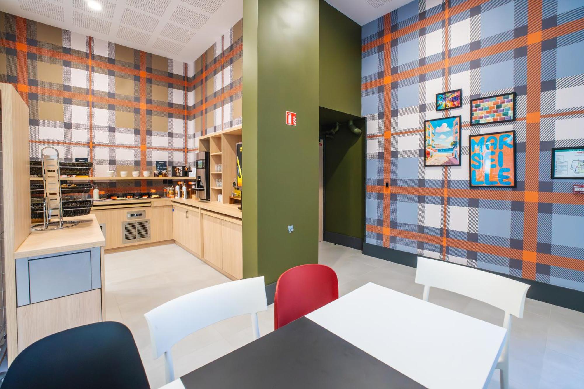 Easyhotel Marseille Euromed Marselha Exterior foto